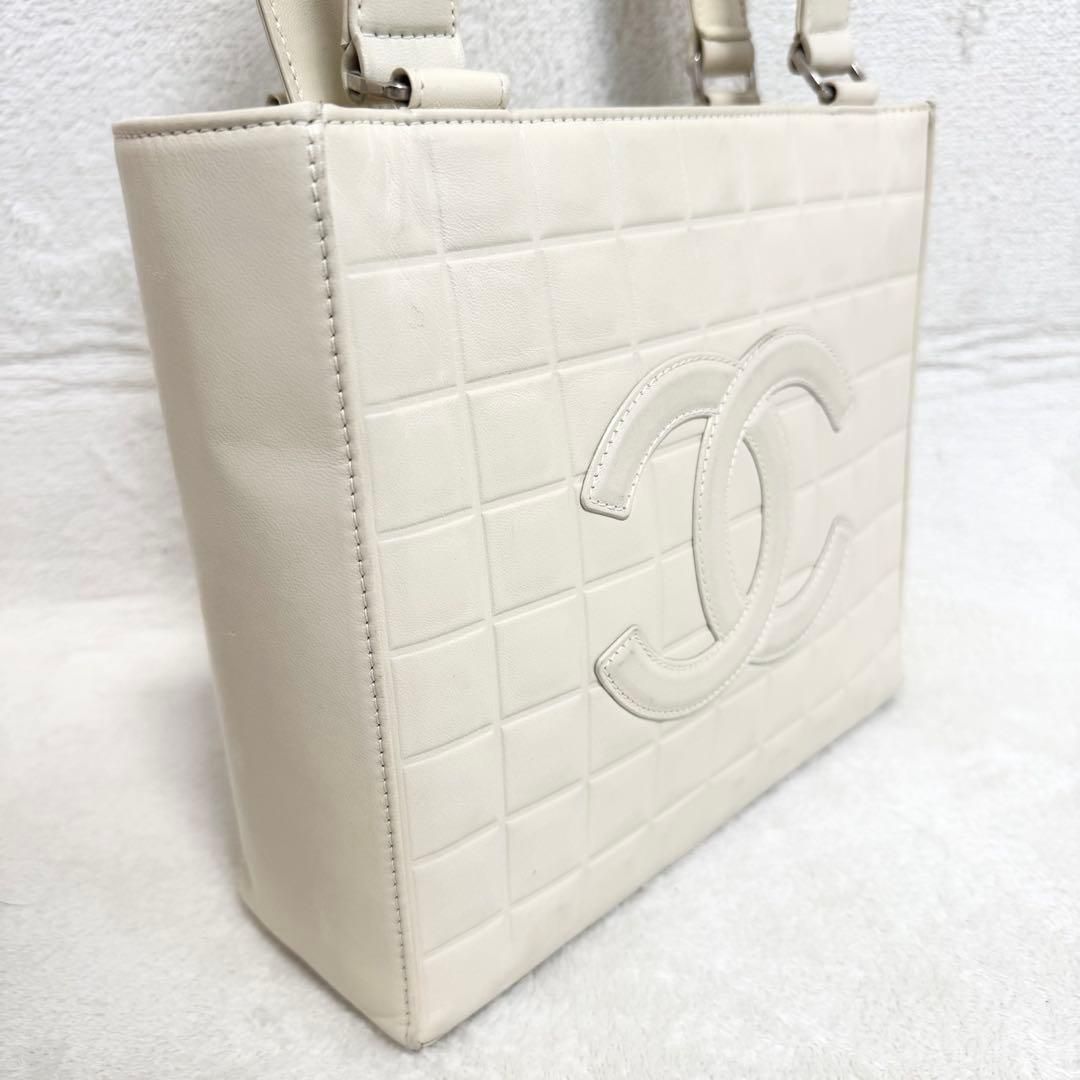 美品】CHANEL シャネル トートバッグ チョコバー ラムスキン ホワイト 