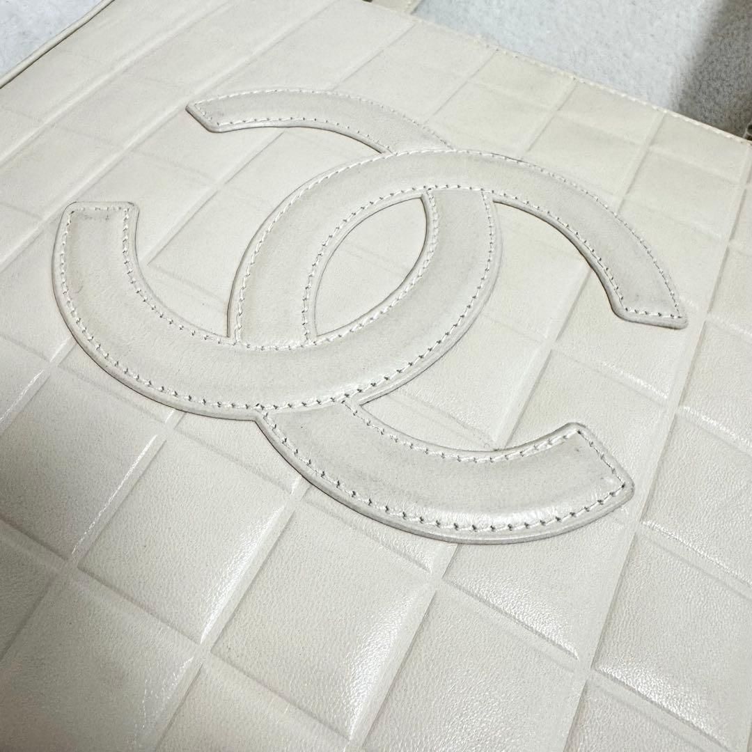 美品】CHANEL シャネル トートバッグ チョコバー ラムスキン ホワイト 