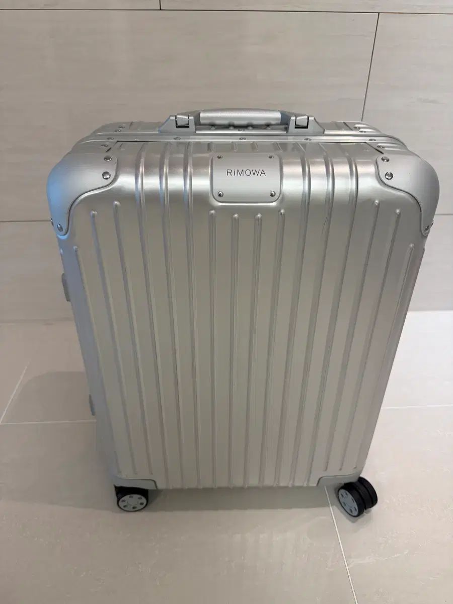 リモワ RIMOWA オリジナル タジン PLUS 永久保証