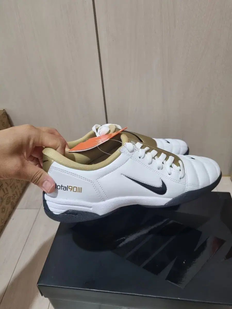 未使用新品)) NIKE トゥー90 サッカーサッカーシューズ 270
