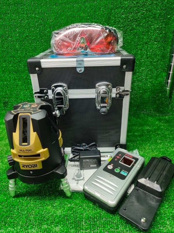 ◎リョービ レーザ墨出器 635nm赤色半導体レーザ 作業範囲:屋内約10m/屋外約25m 収納ケース付 HLL-700 簡易精度確認済み 現場未使用 21,000円