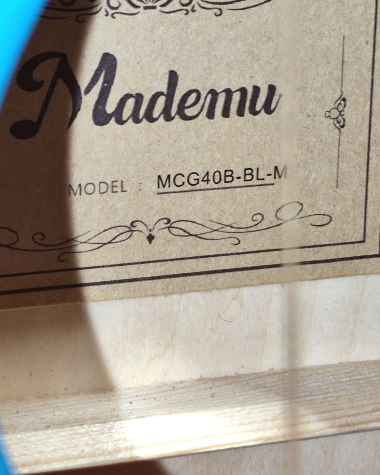 Mademu MCG40B-BL-M アコースティックギター ブルー ケース・付属品