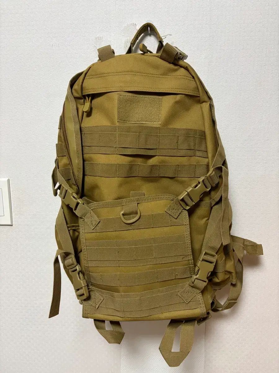ほぼ新品) デザート アサルトバッグ