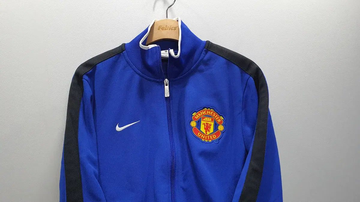 NIKE マンチェスター・ユナイテッドFC トレーニングウエア トップス 95サイズ (幅53 縦65)