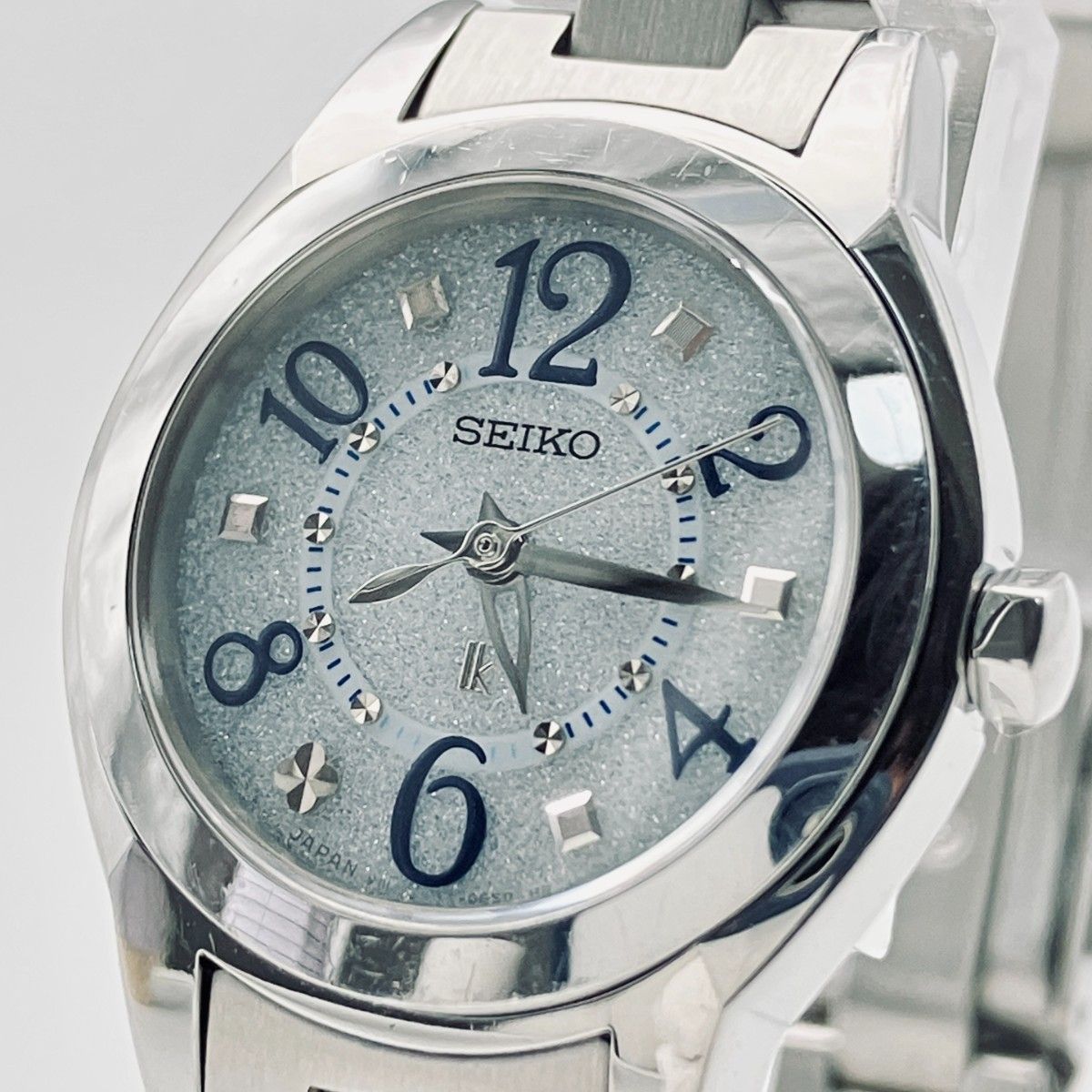 【稼働】セイコー SEIKO ルキア LUKIA V111-0CA0 ソーラー レディース腕時計 アイスブルー ラメ文字盤 クリス