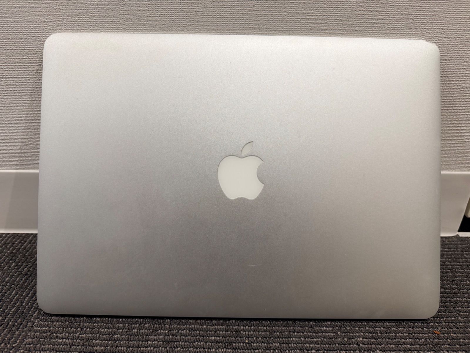 MacBook Air 13.3インチ 2017年-半額でGETです