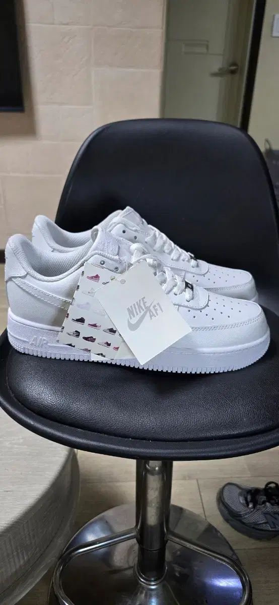 NIKE エアフォース1 白 新品 (270)
