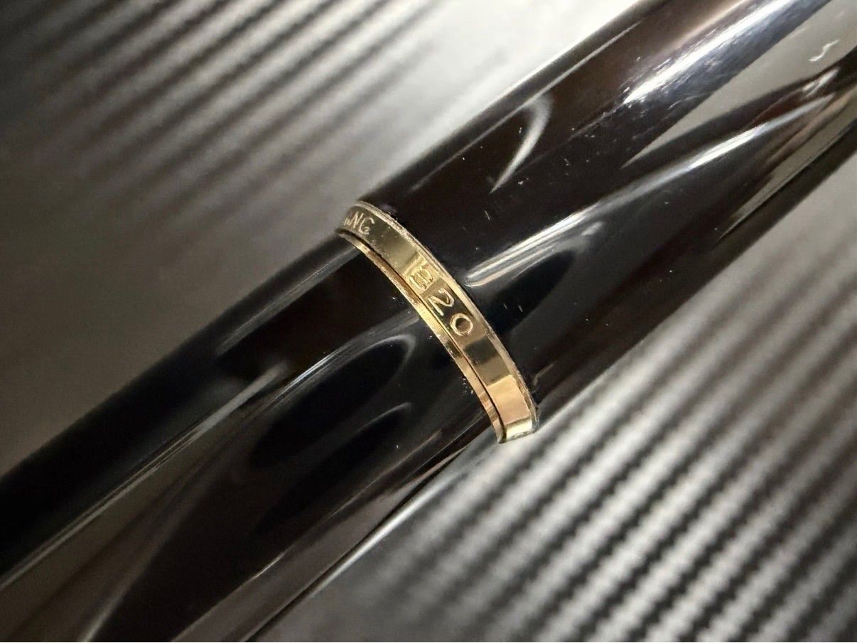 未使用に近い モンブラン 吸入式 No.320 F 細字 万年筆 ブラック