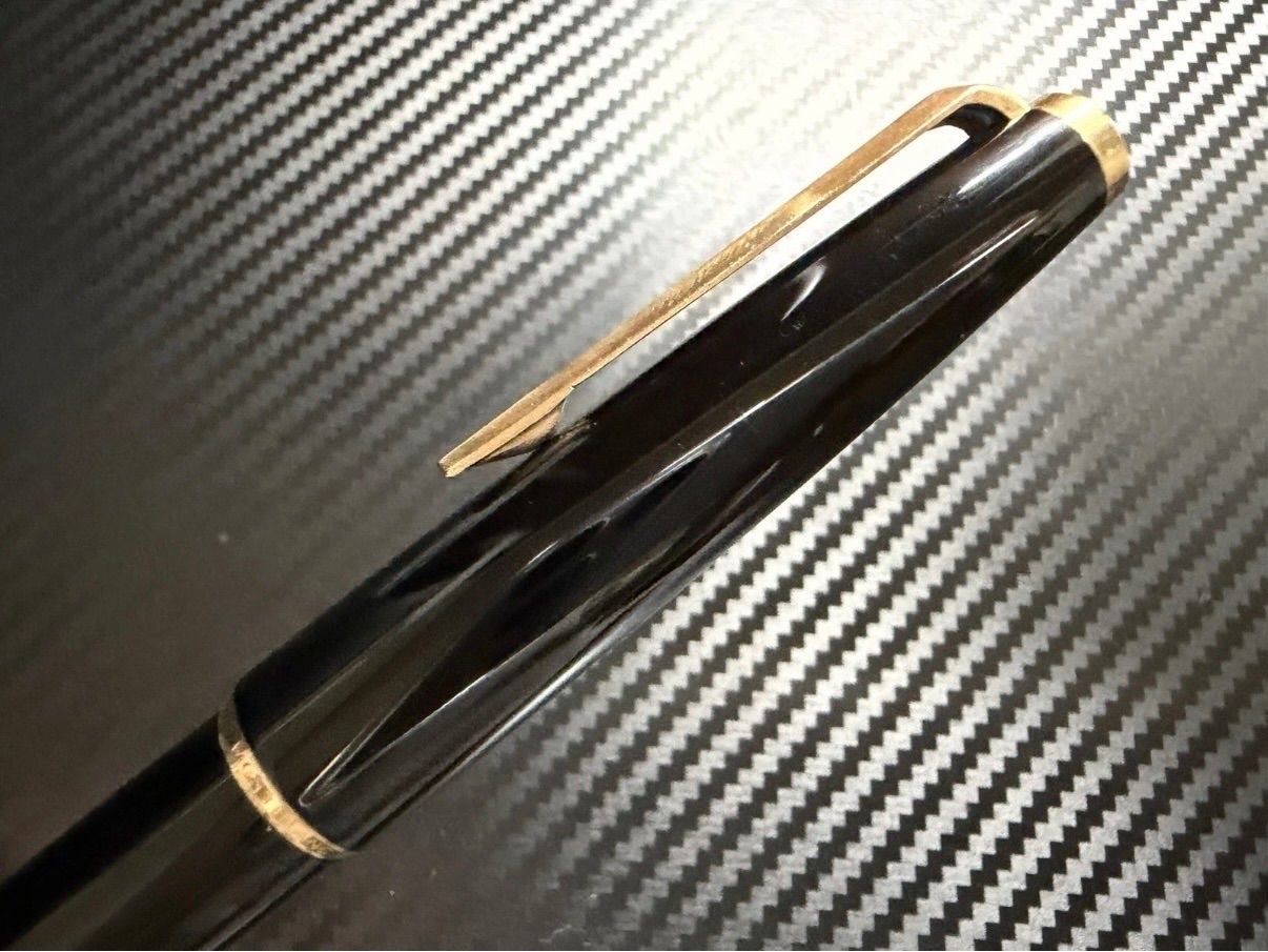 未使用に近い モンブラン 吸入式 No.320 F 細字 万年筆 ブラック 未使用に近い モンブラン 吸入式 No.320 F 細字 万年筆 ブラック