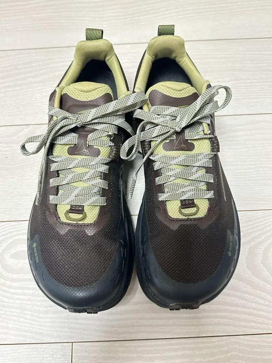 ROA x Altra チーム 5 GORE-TEX スニーカー ランニング