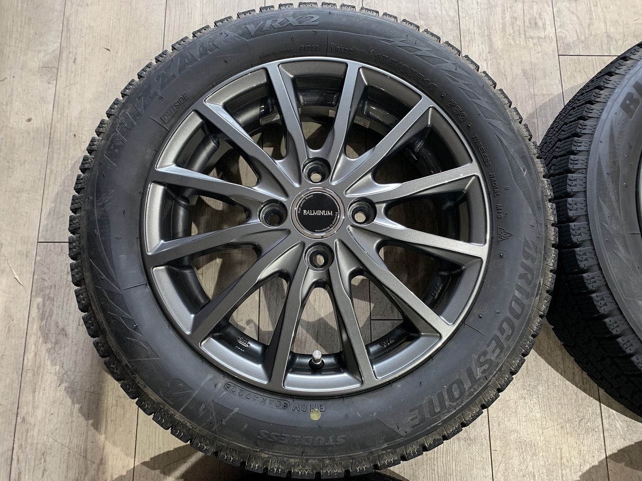 2605041】スタッドレス BALMINUM 14インチ 4.5J +45 PCD100 4H VRX2