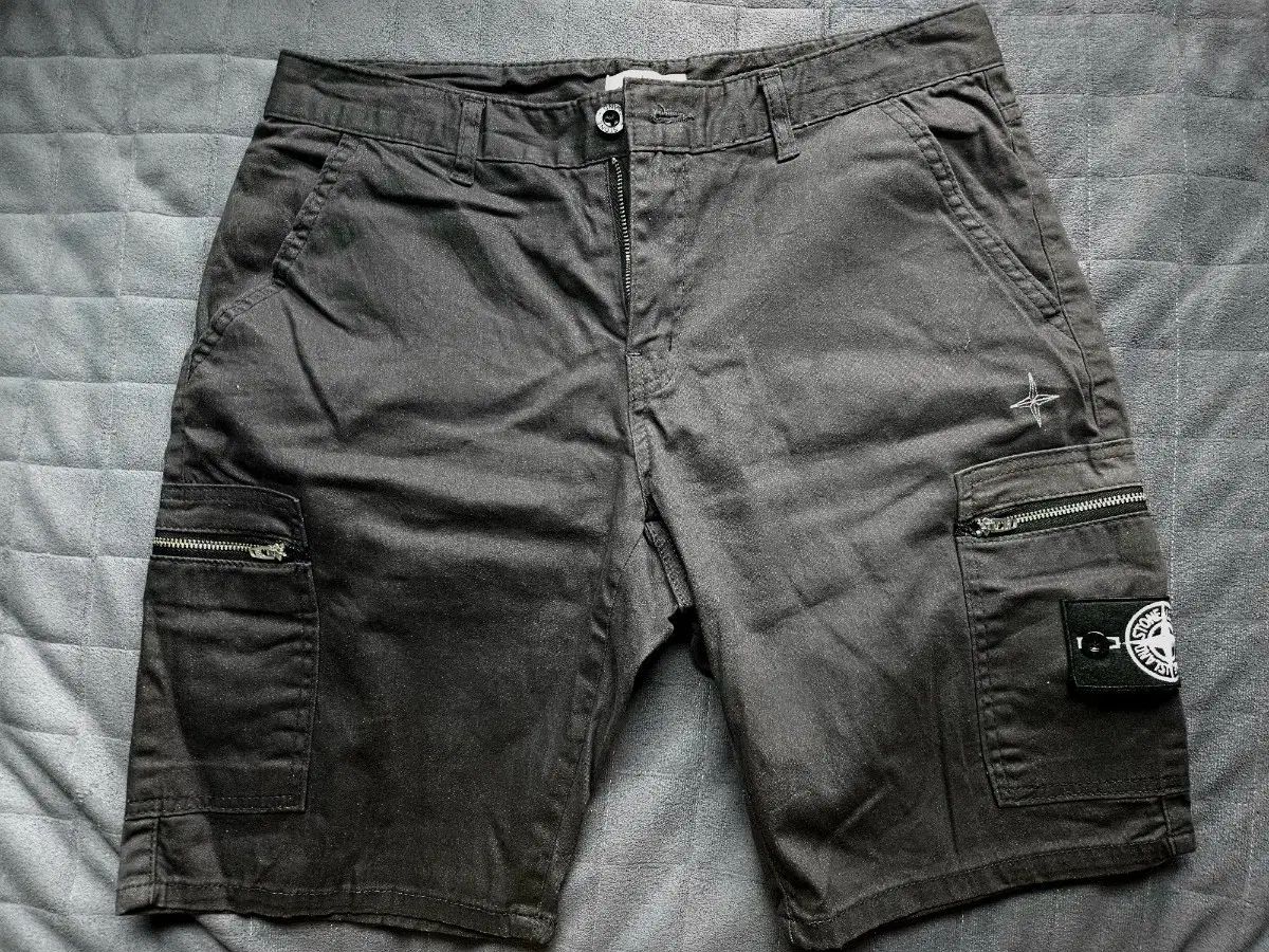 STONE ISLAND ストーンアイランド カーゴ ハーフパンツ ブラック 黒