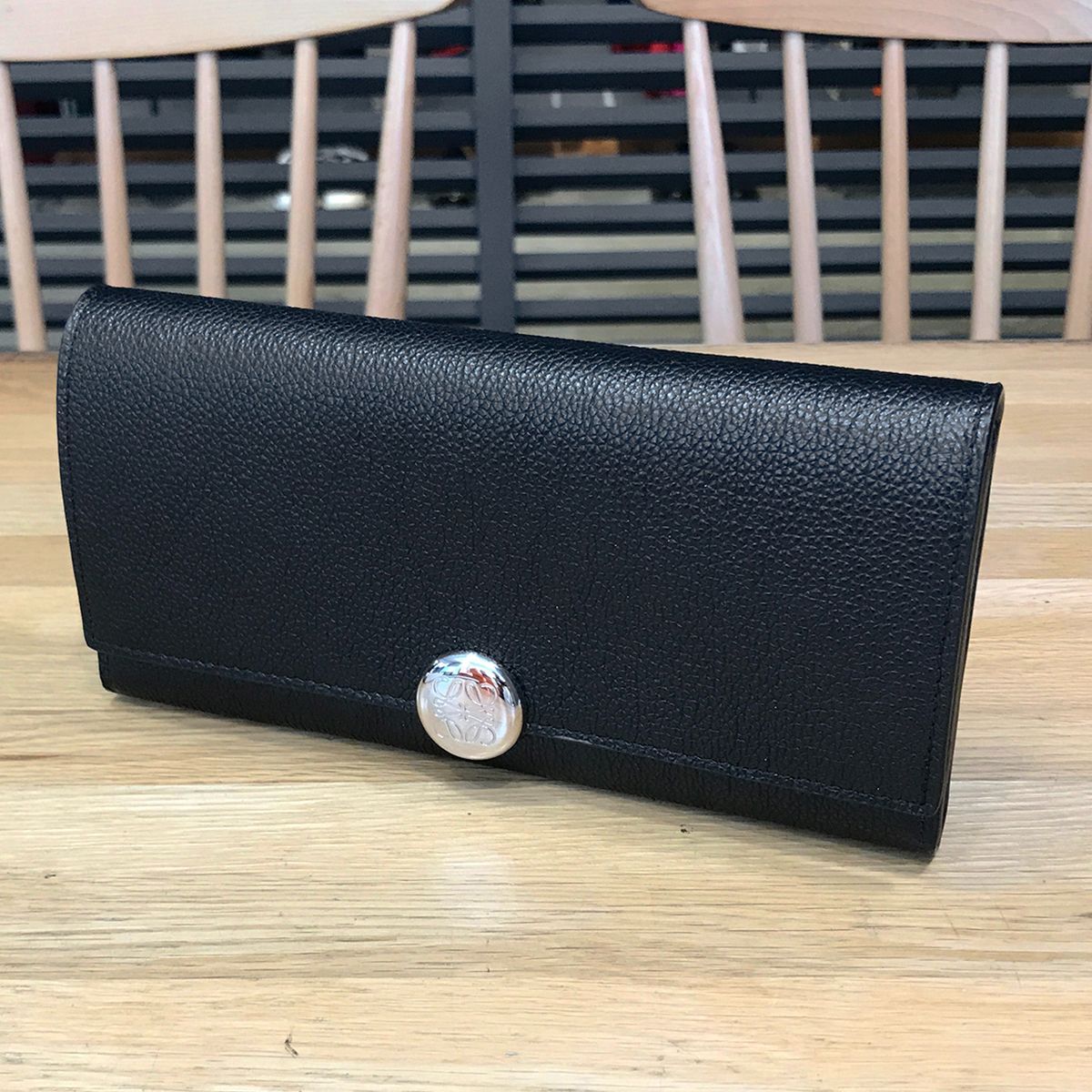 新品未使用 ロエベ 現行 ペブル コンティネンタルウォレット ブラック 長財布 CANBACWX03 15576