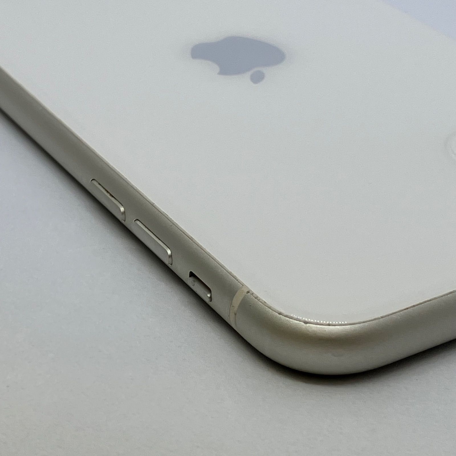 送料無料 iPhone 11 128GB ホワイト - メルカリ