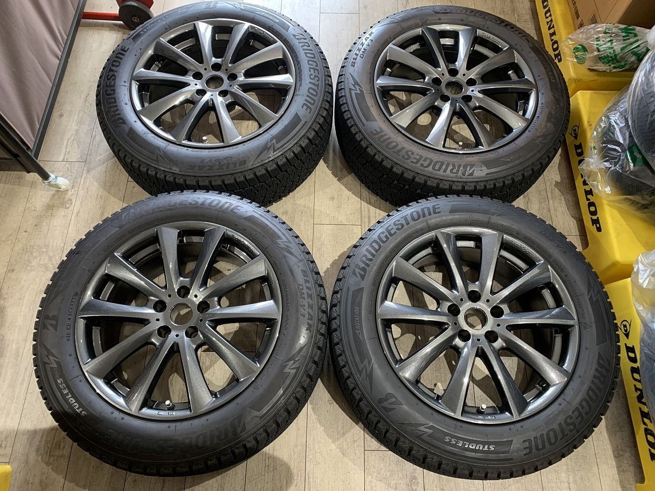 【2605054】スタッドレス Team Sparco Valosa 18インチ 8J +30 PCD112 5H + BRIDGESTONE BLIZZAK DM-V3 225/60R18 2019年 BMW X3 X4 等