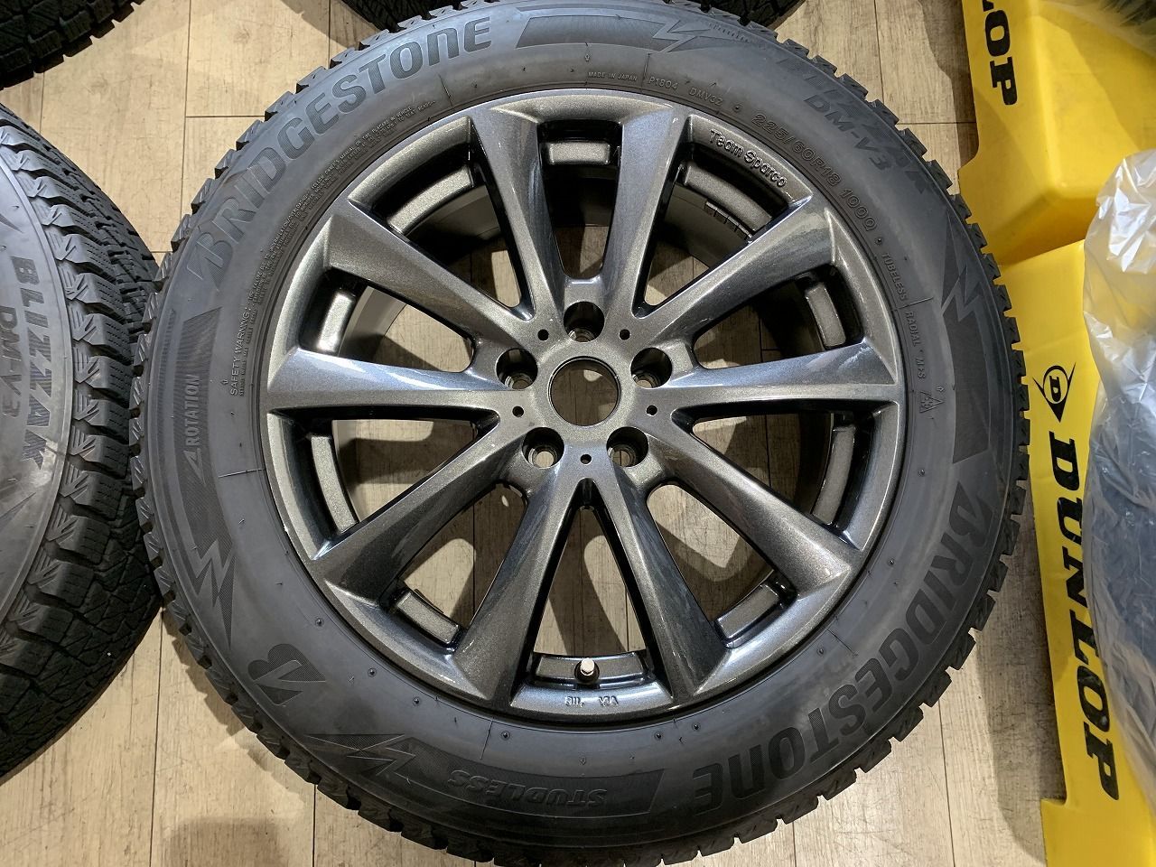 2605054】スタッドレス Team Sparco Valosa 18インチ 8J +30 PCD112 5H
