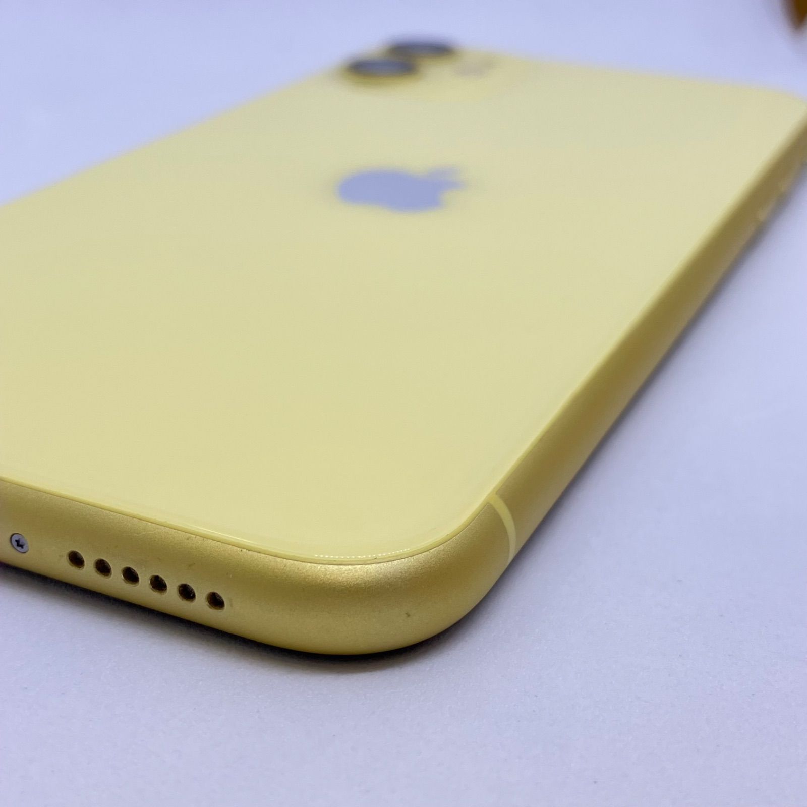 送料無料 iPhone 11 128GB イエロー
