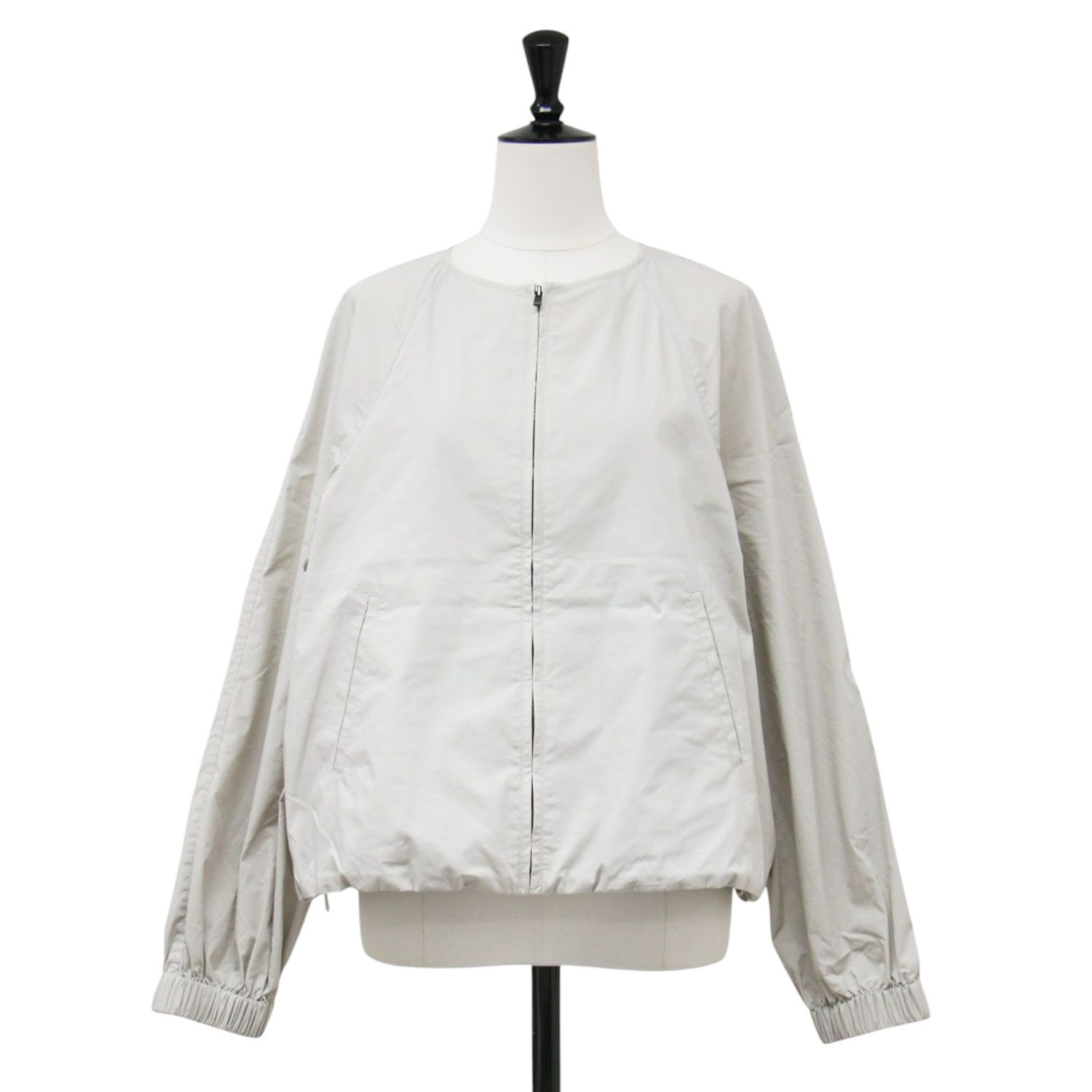 theory luxe セオリーリュクス ブルゾン グレー系 サイズ:38(M) | 24秋冬 ノーカラー クロップド ジップアップブルゾン | TECH POPLIN ABILA | クルーネック ラグラン ギャザー【レディース】【中古】
