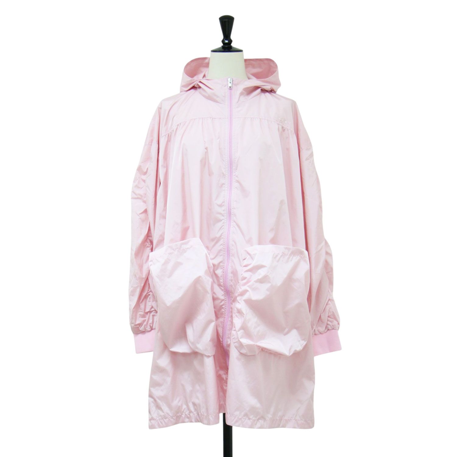 【美品】MARNI マルニ ジャケット ピンク サイズ:KIDS 14 | 25春夏 ウィンドブレーカー ジャケット | 長袖 ロング丈 フード付き ジップアップ ロゴ 刺繍 キッズライン ナイロン | アウター ブルゾン 上着【レディース】【中古】