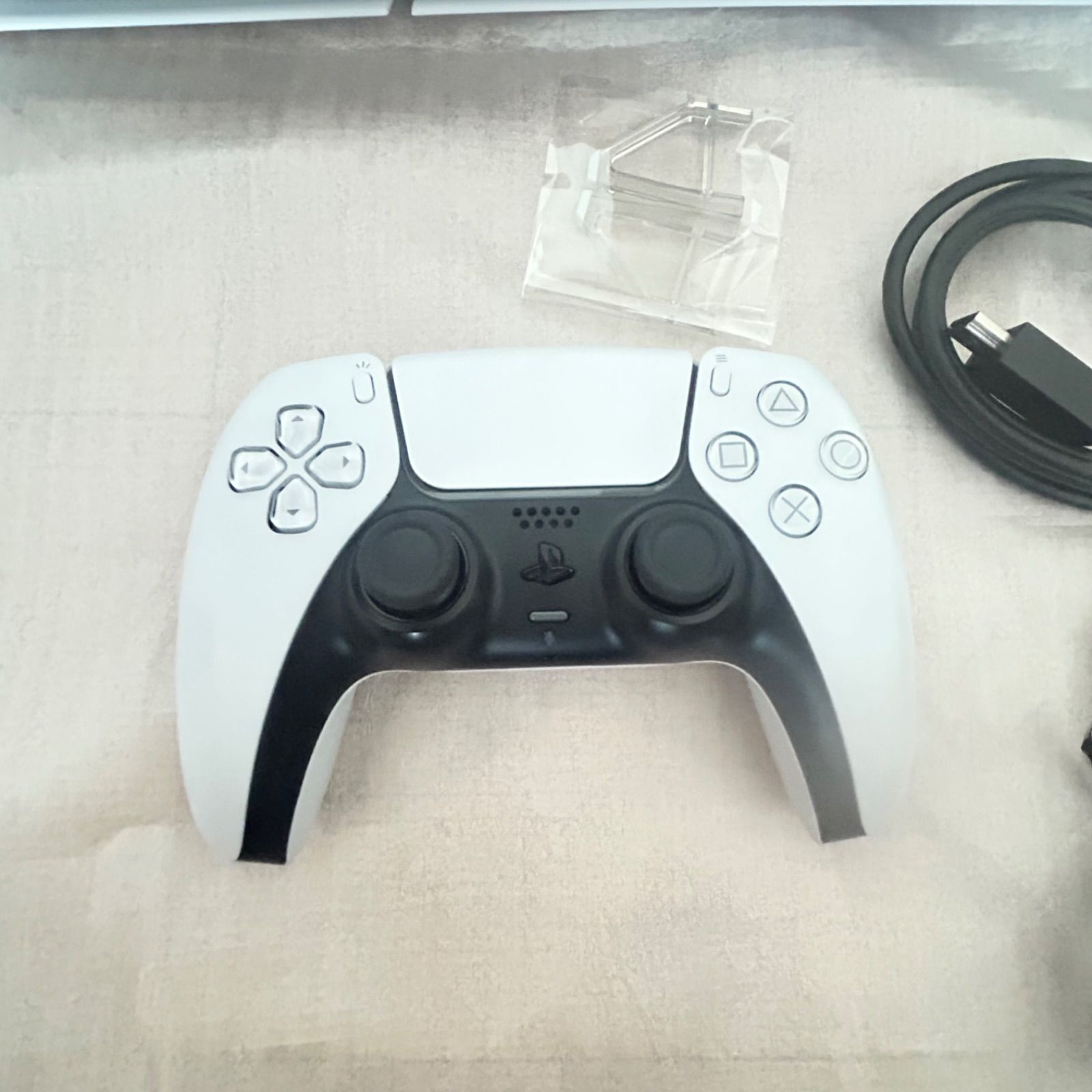 美品 PlayStation 5 slim CFI-2000A01 本体 - メルカリ