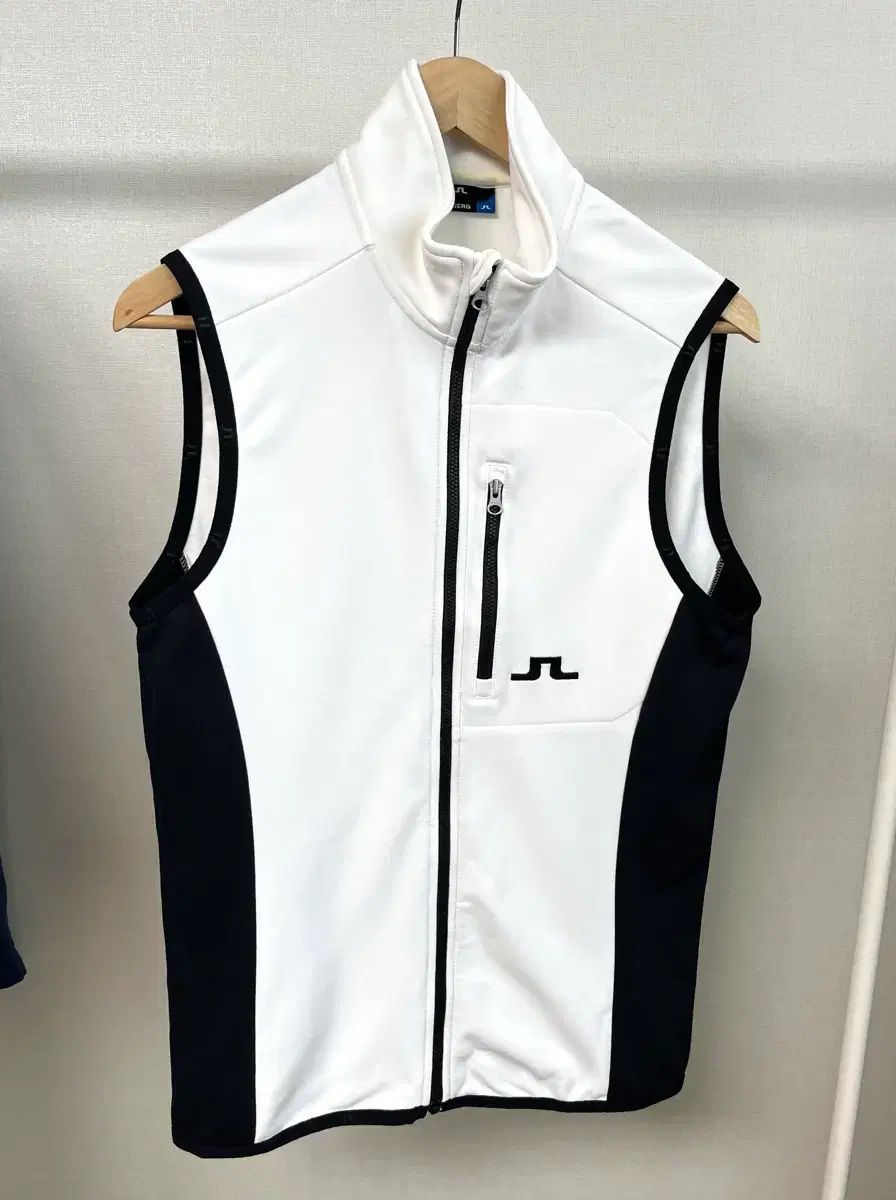 J.LINDEBERG(J.リンドバーグ) ゴルフベスト ベスト メンズ M 10,336円