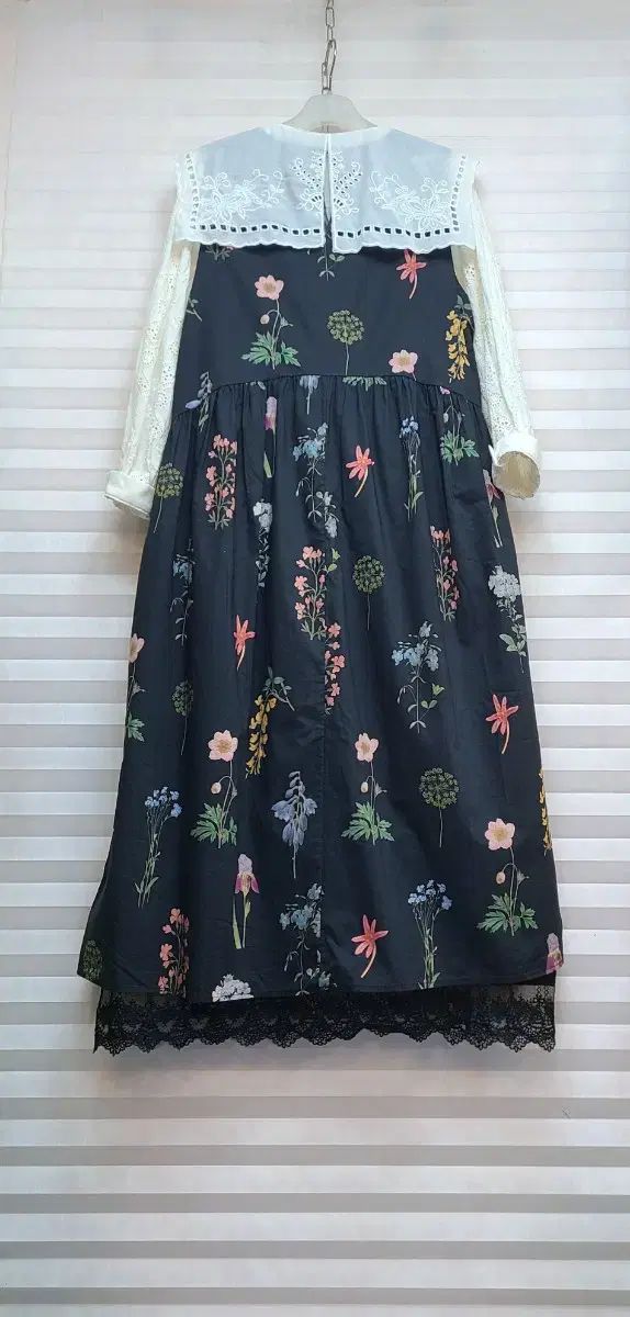 ブラウス & ロング丈ワンピース