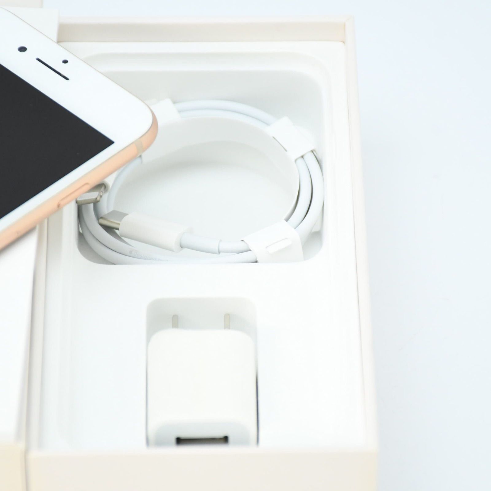 美品 iPhone8 64GB ゴールド SIMフリー 付属品完備 - メルカリ