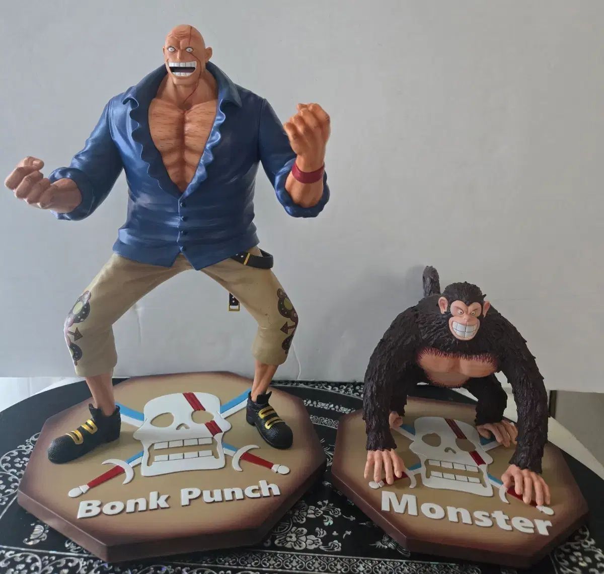 black レジン PUNCH MONSTER 出品