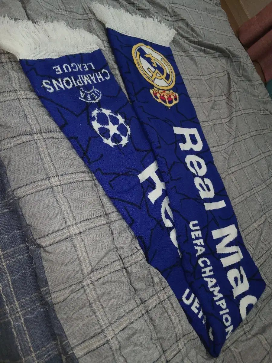 正規品 レアル・マドリード UEFAチャンピオンズリーグ オフィシャル ニットマフラー