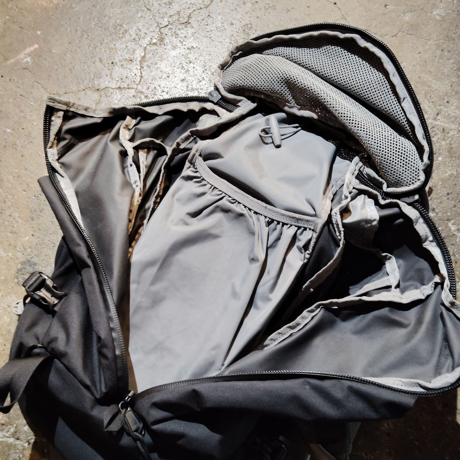 MYSTERY RANCH COULEE 25 BLACK ミステリーランチ クーリー25 ブラック 