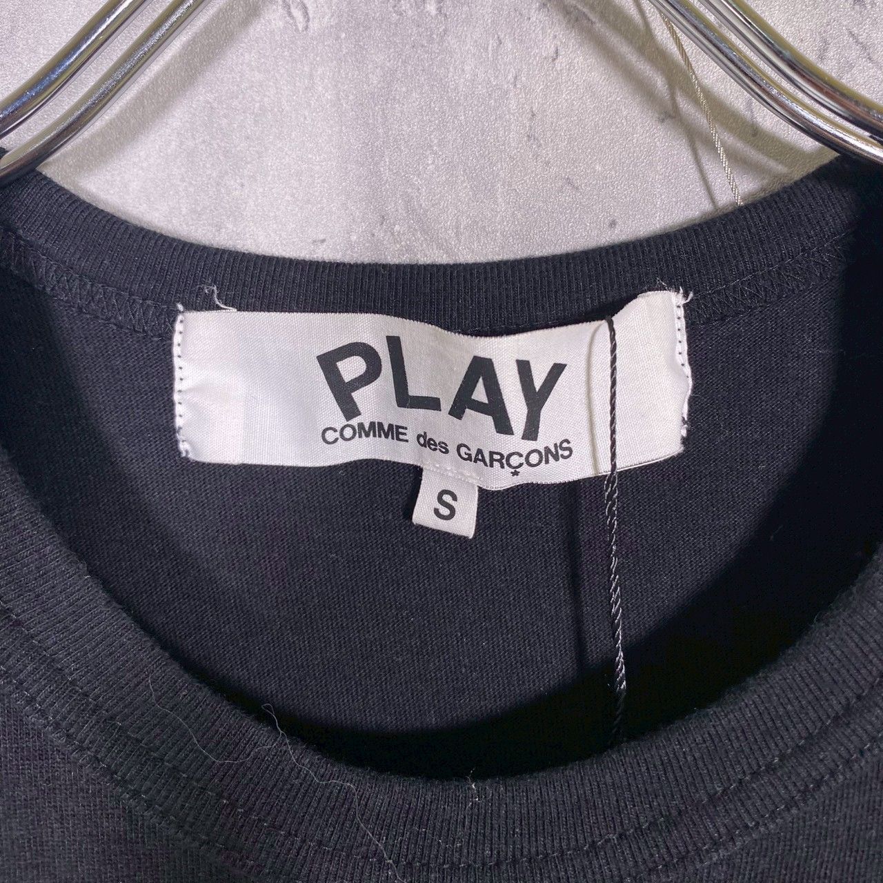 『PLAY COMME des GARÇON』プレイコムデギャルソン (S) ワンポイント刺繍 Tシャツ レディース