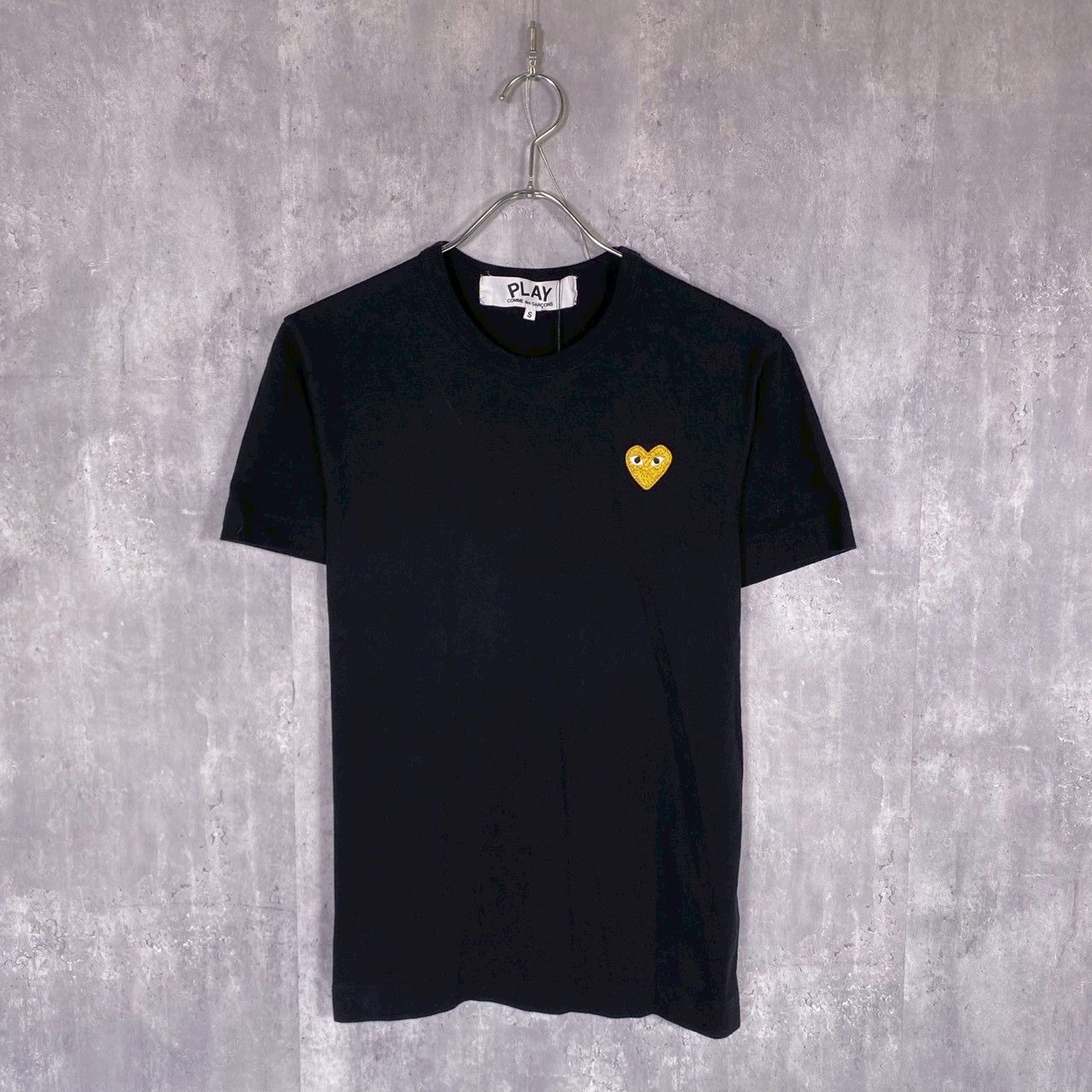 『PLAY COMME des GARÇON』プレイコムデギャルソン (S) ワンポイント刺繍 Tシャツ レディース