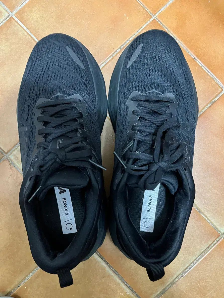HOKA ONE ONE ホカオネオネ ボンダイ 8 オールブラック ワイド 265