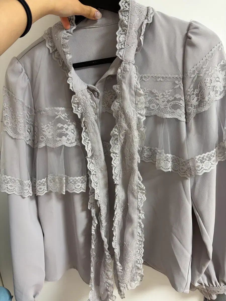 ROJITA ブラウス 出品