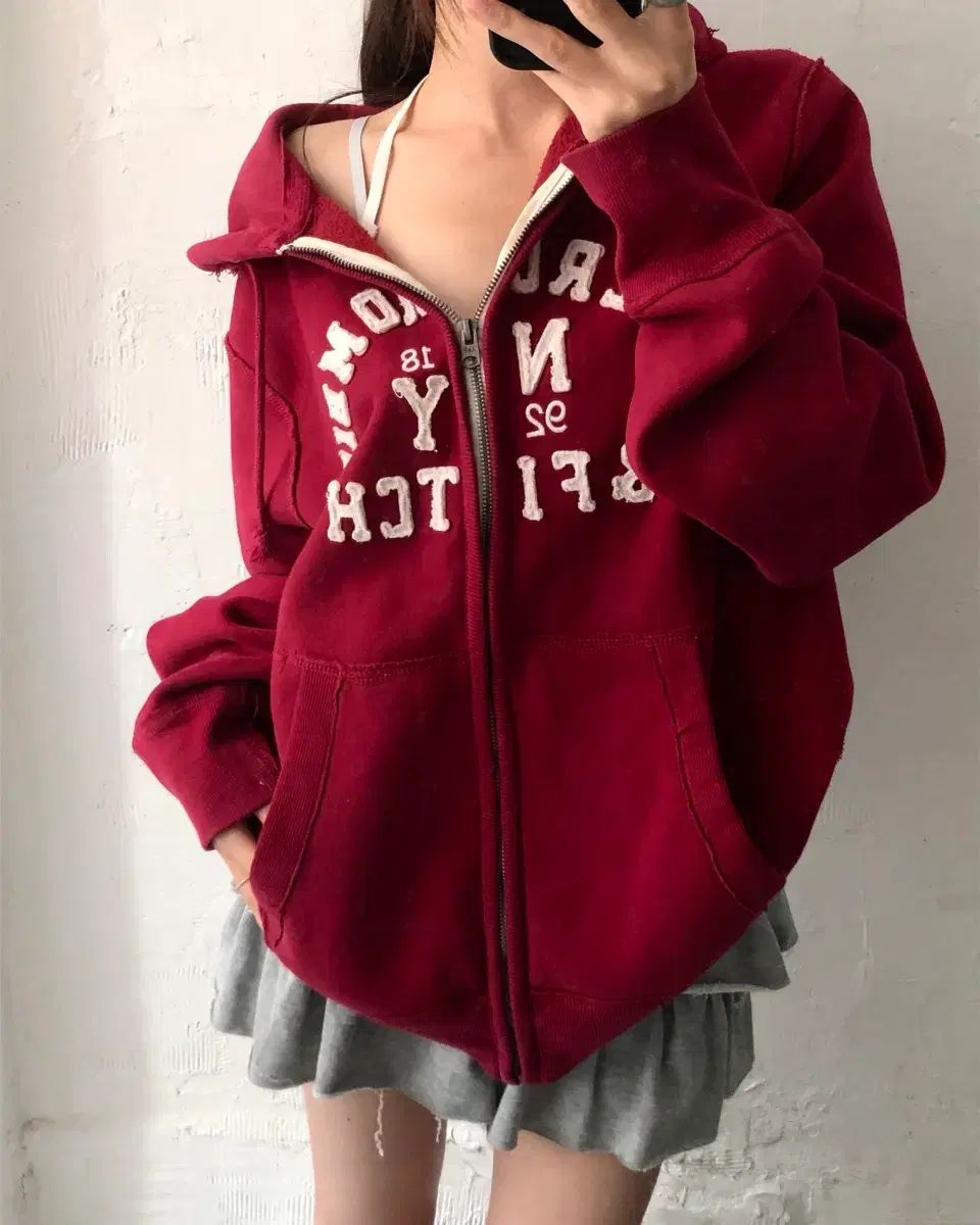 Abercrombie&Fitch アバクロンビー バーガンディ COLOR アプリケ ロゴ WHO ジップ