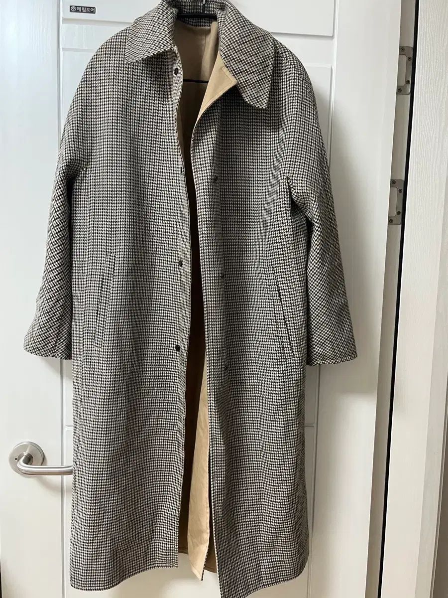 the CASHMERE リバーシブル トレンチコート