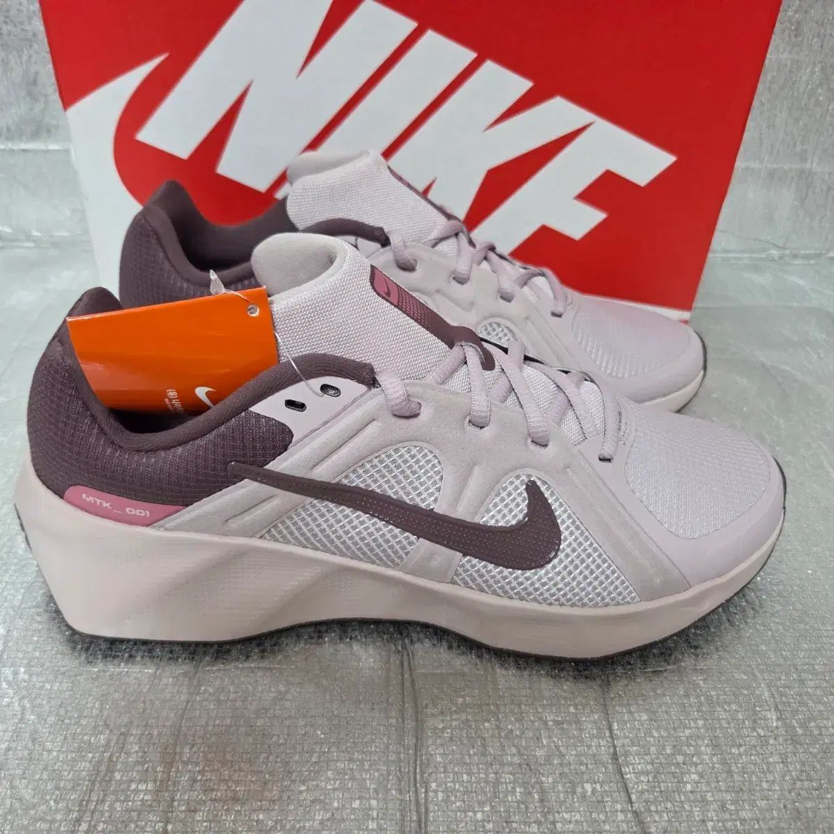 270巻) NIKE メトロ TEK