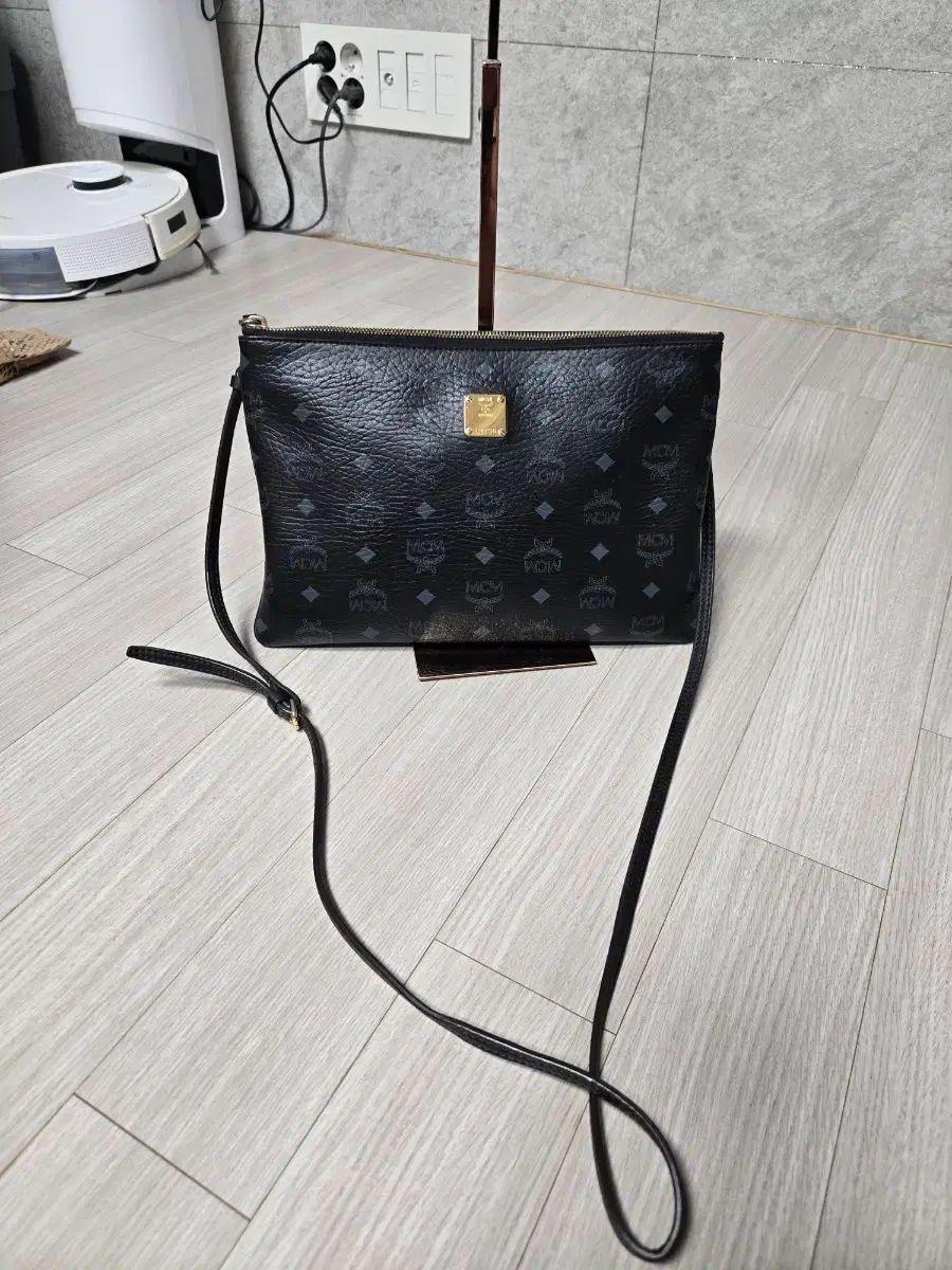 MCM レディース ショルダーバッグ 黒色