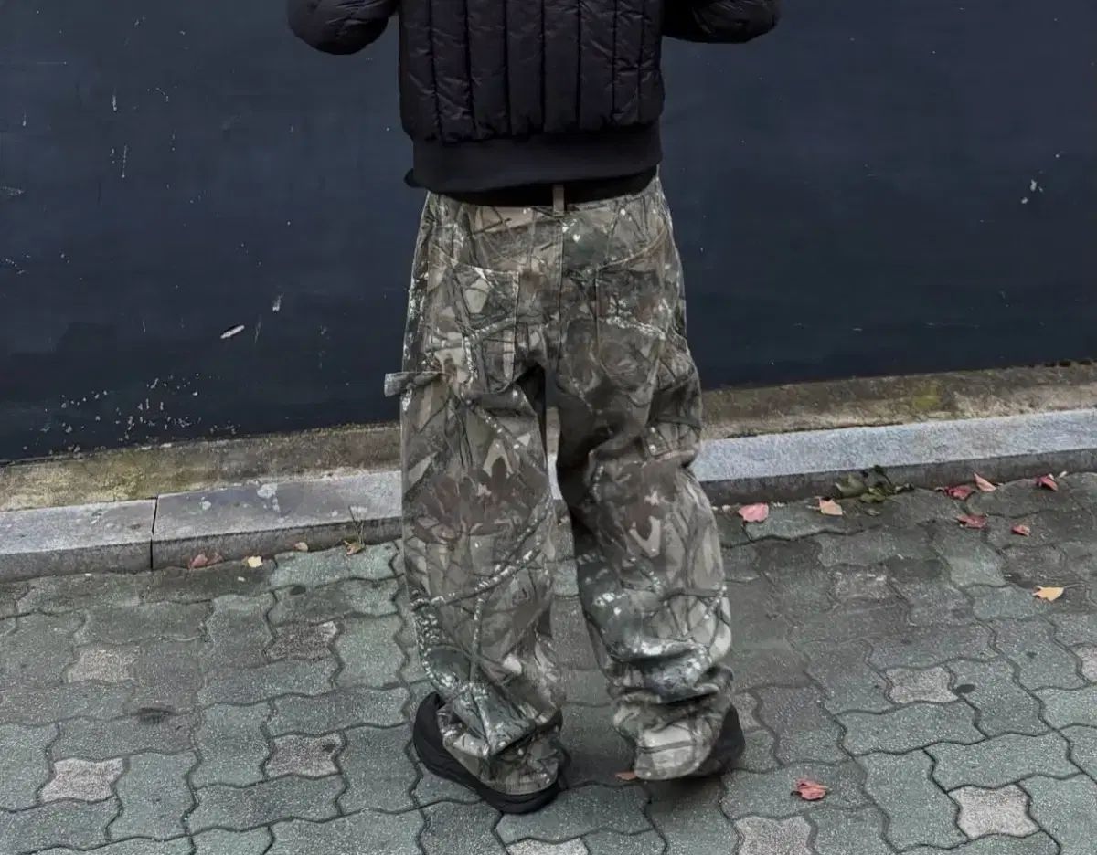 カモフラ カーゴパンツ