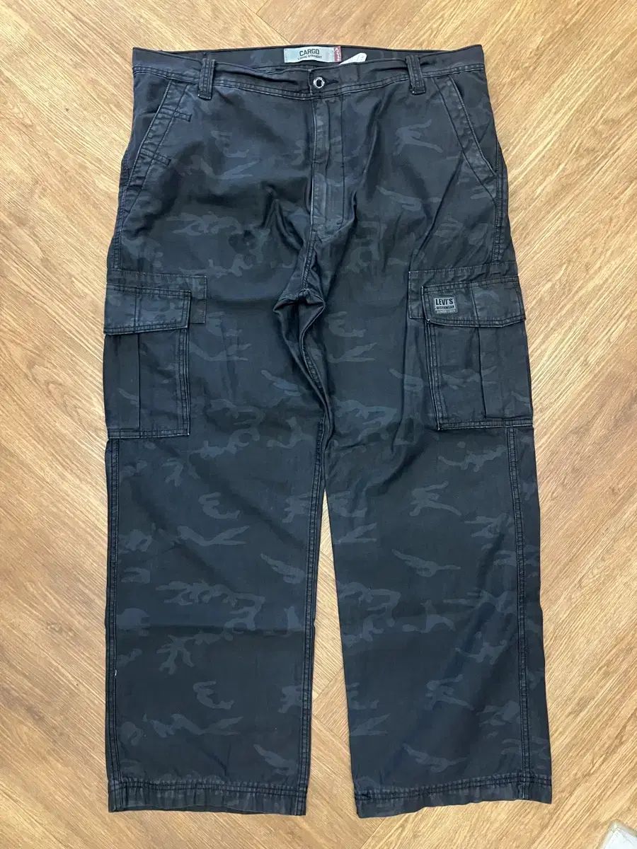 N224 40Size リーバイス カモ カーゴ パンツ