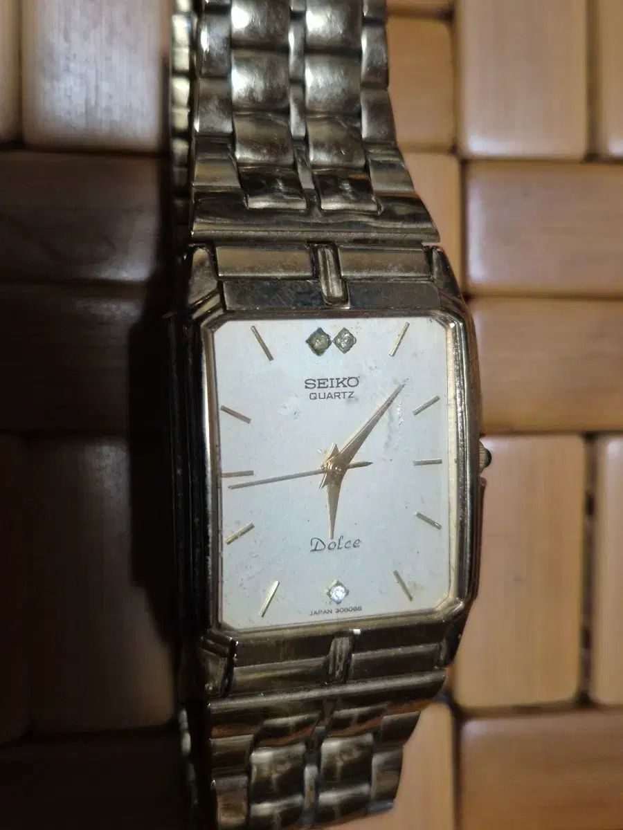 SEIKO クオーツ ドルチェ レディース ウォッチ
