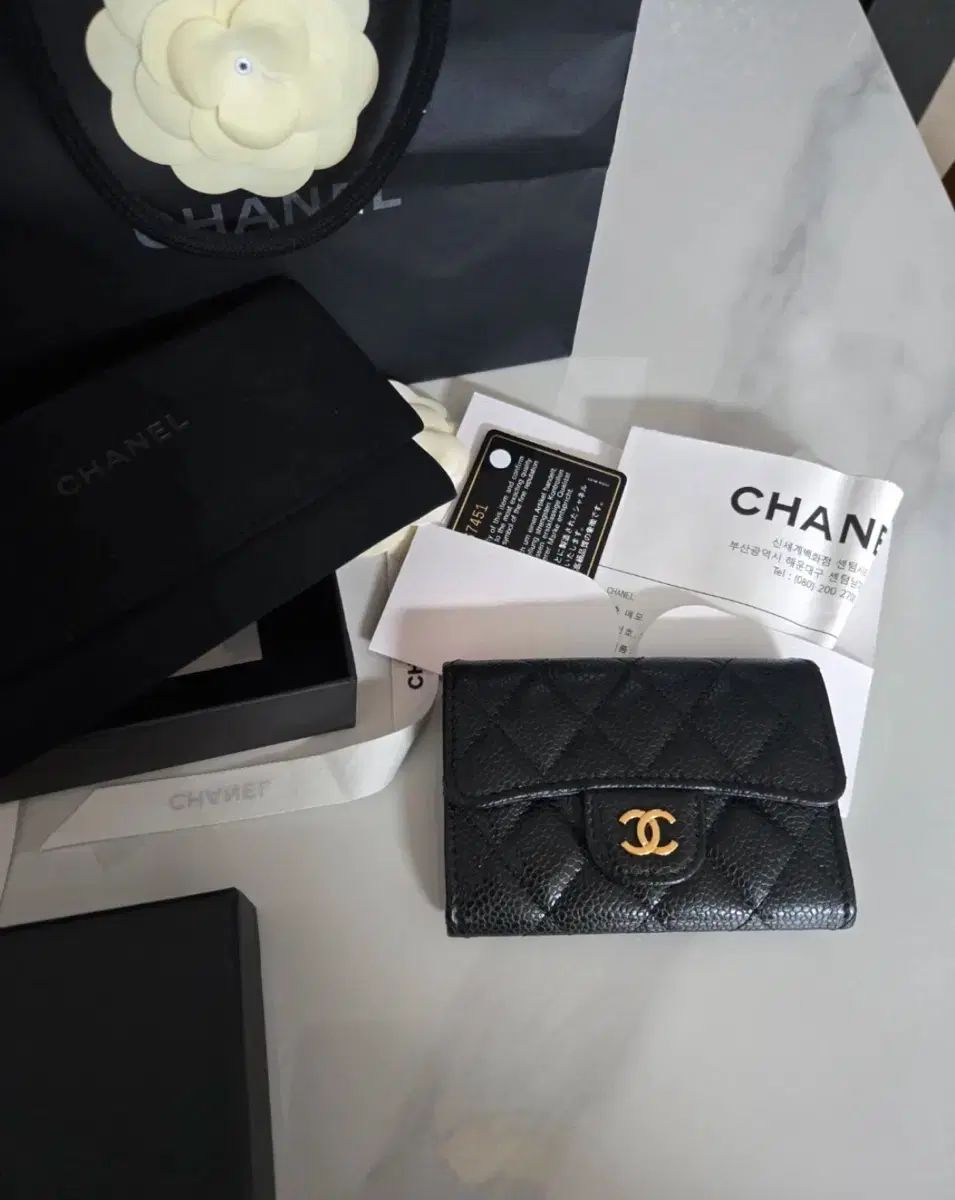 CHANEL Classic カードウォレット ゴールド 実際に着用 1回