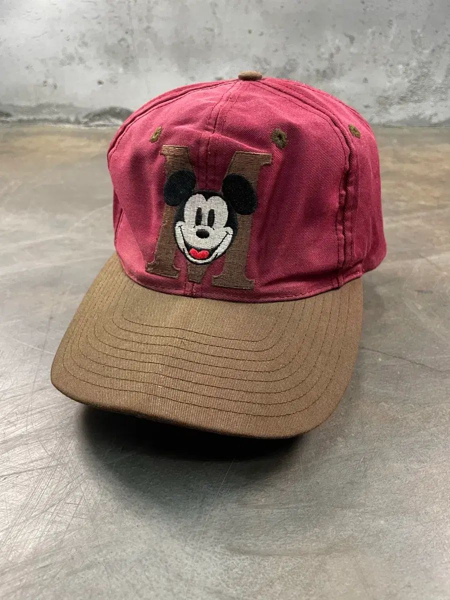 90s ディズニー ミッキーマウス 刺繍でツートン キャップ