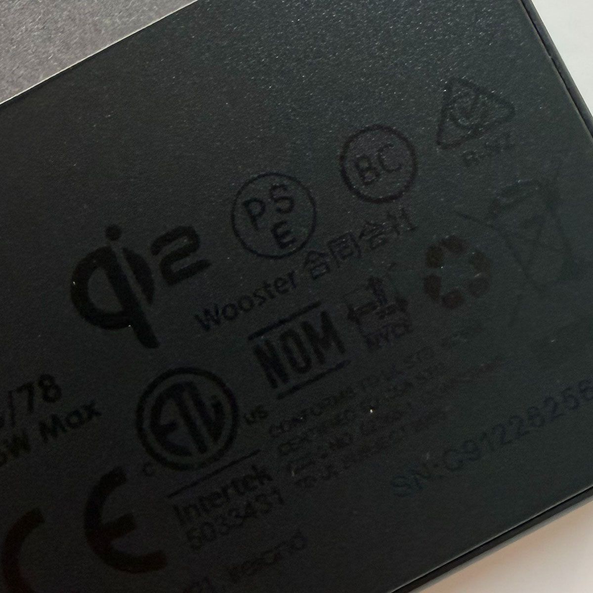 未使用】Supreme×Mophie Qi2 モバイルバッテリー- メルカリ