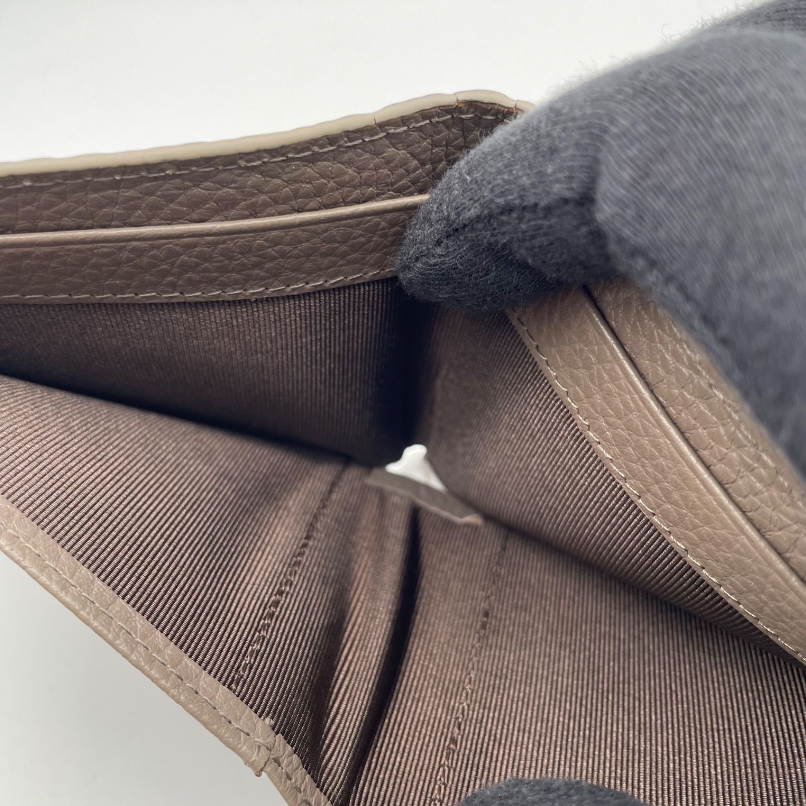 ■鰐 クロコダイル エキゾチックレザー 灰色 グレー 二つ折り財布 A26-2365
