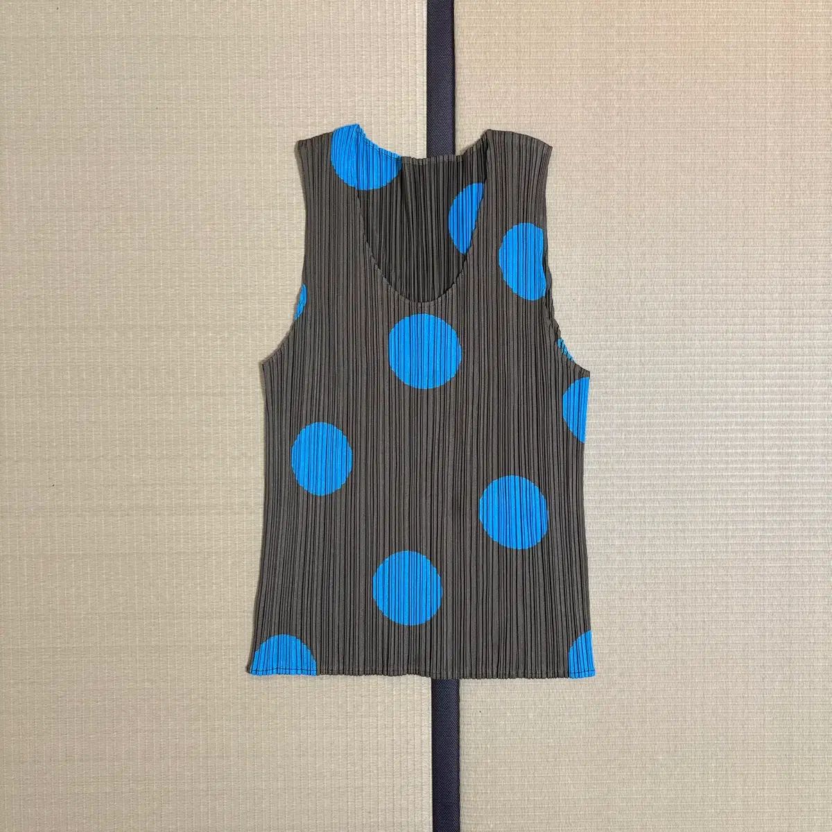 PLEATS PLEASE ISSEY MIYAKE プリーツ スリーブレス トップス