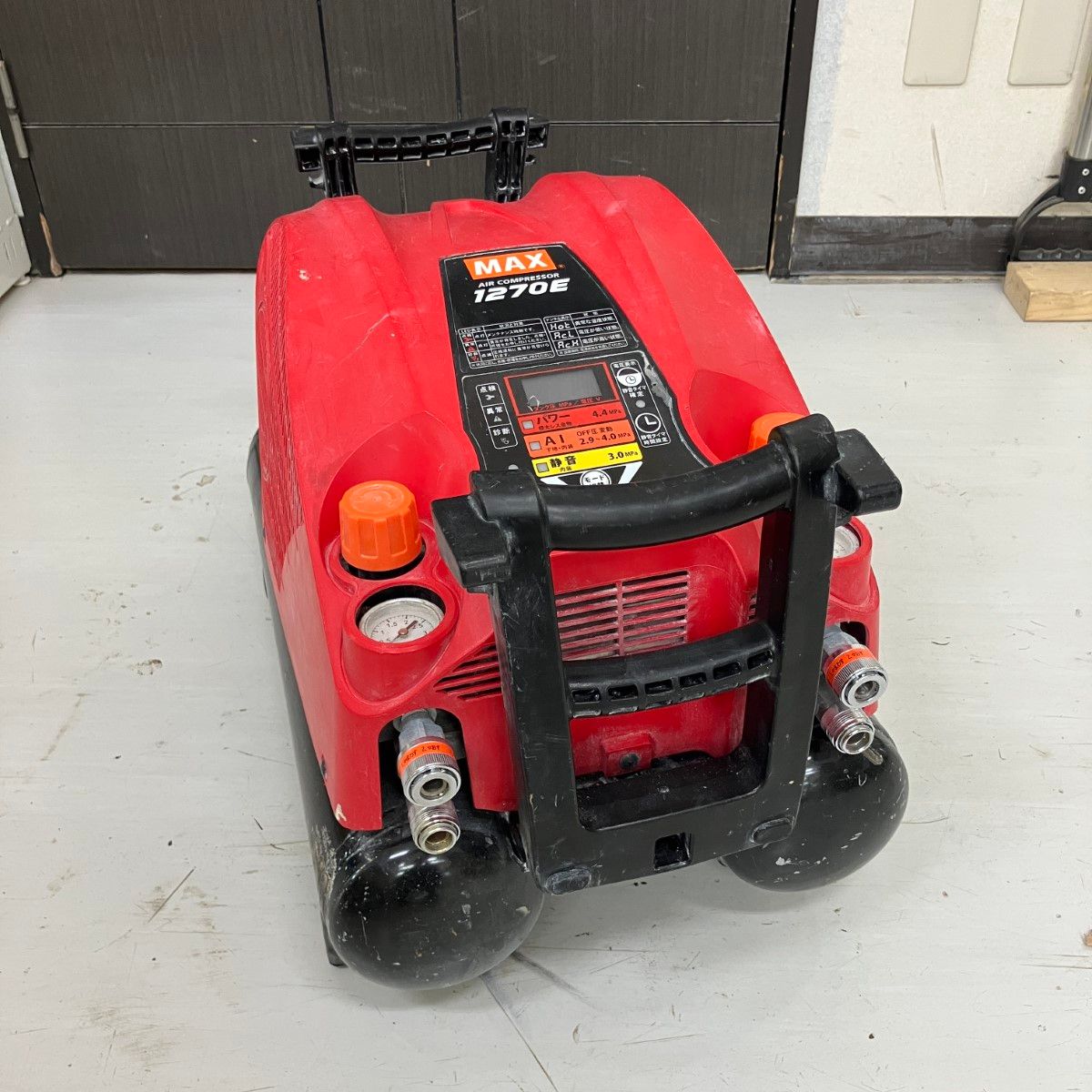 MAX マックス 100v 11L 高圧4口 エアコンプレッサ AK-HH1270E レッド