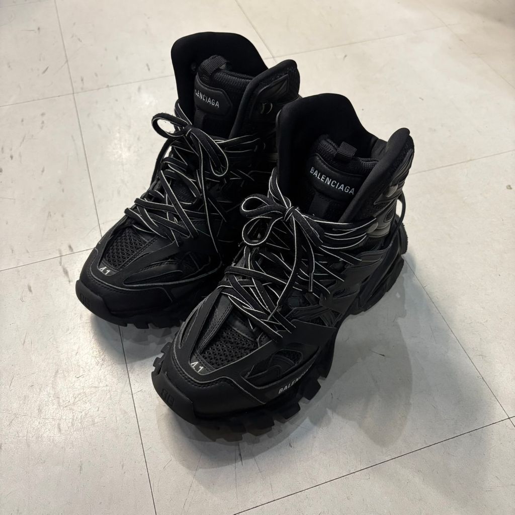 BALENCIAGA バレンシアガ TRACK HIKE ハイカットスニーカー 654867 ブラック size:41【中目黒B06】
