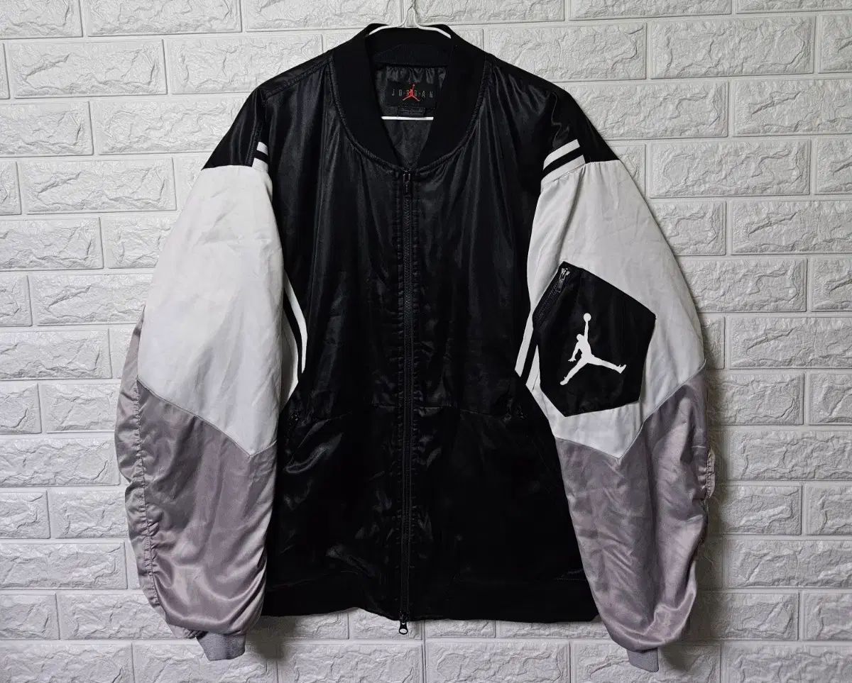 ジョーダン ブルゾン ma-1 出品