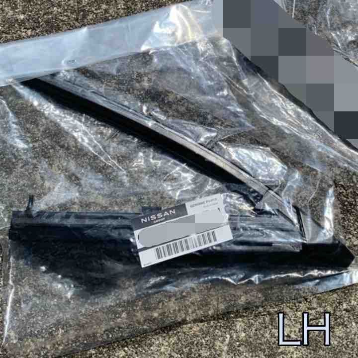 日産 NISSAN 純正 新品 未使用 フェアレディZ Z33 フロントドア用ウェザーストリップ 左側 助手席側 LH 単品 雨水・風の侵入防止 パーツ エンジン タイヤ バンパー 検索 マフラー 希少